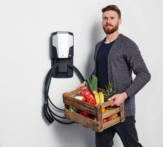 Domowa stacja ładowania pojazdów elektrycznych eMH1 7.2kW z gniazdem 